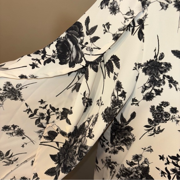 2/$30 JOUICA Women’s Floral V-Neck Tulip Sleeve Blouse Careerwear Size L - Picture 5 of 8